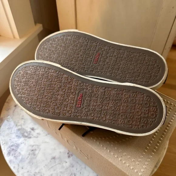 Taos Footwear Women's Black Plim Soul Sneakers - Picture 4 of 4